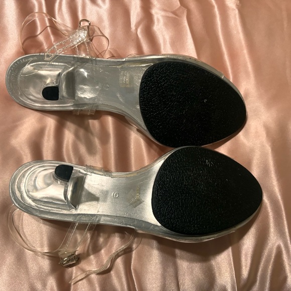 Fabulicious clear kitten heels. Size 9 (fits like 8.5) - Picture 4 of 13